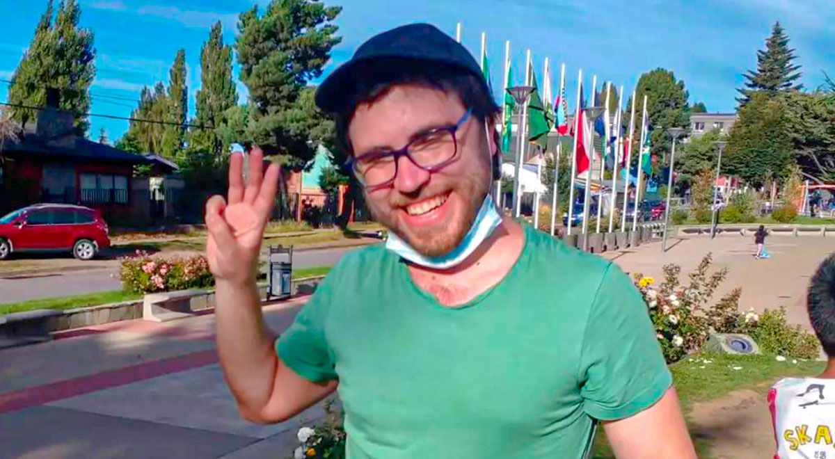 Con 31 años, Diego se ha transformado en un verdadero influencer, contando su experiencia en redes sociales y realizando charlas a lo largo de todo Chile. Conoce su historia en la siguiente entrevista.