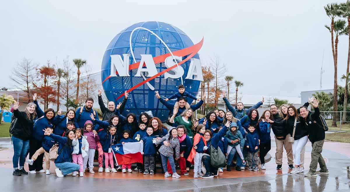 La fundación Educacional Oportunidad organizó este concurso que premió a niño y niñas de párvulo de todo Chile por su excelente asistencia, quienes pudieron viajar al Centro Espacial Kennedy en EE.UU.